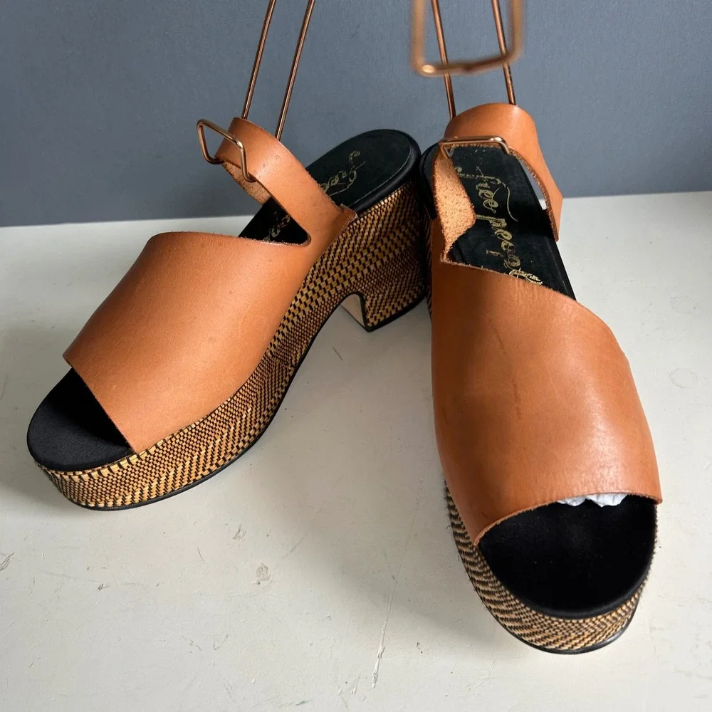 Free People Y2K Platform Sandals Size 38 Retro Boho Tan Leather Block Heel Spain